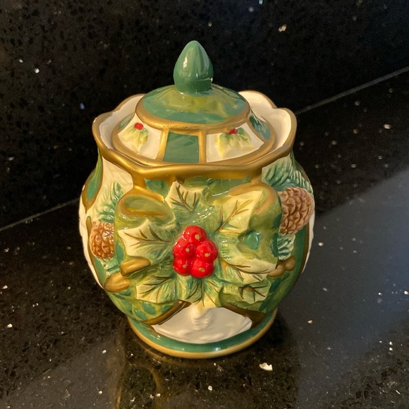 Tea SET Christmas Holly Berry Pine Cones: Teapot, Sugar, Lids, and Creamer - Picture 13 of 15